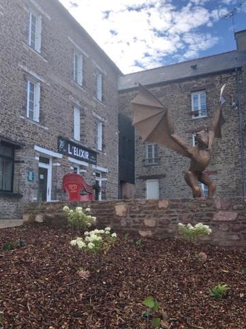 Residence Merlin Appart Des Druides Saint-Malon-sur-Mel 외부 사진